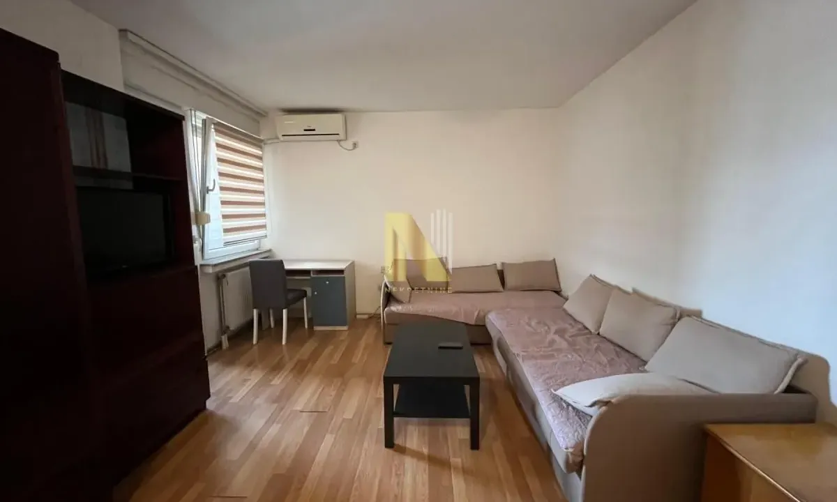 Izdavanje, garsonjera, 31m², Bulevar Oslobodjenja, Novi Sad Sve Podlokacije