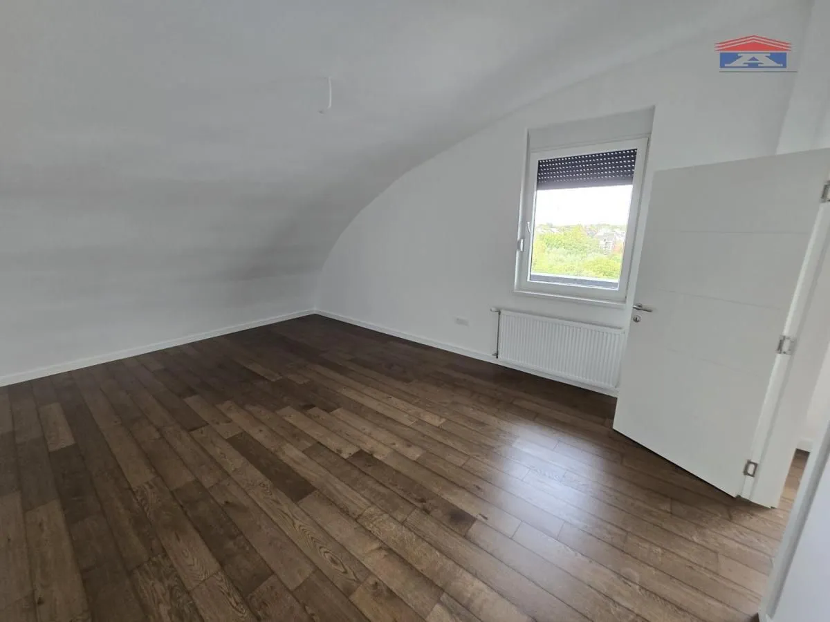Prodaja, četvorosoban stan, 117m², Novo naselje, Novi Sad
