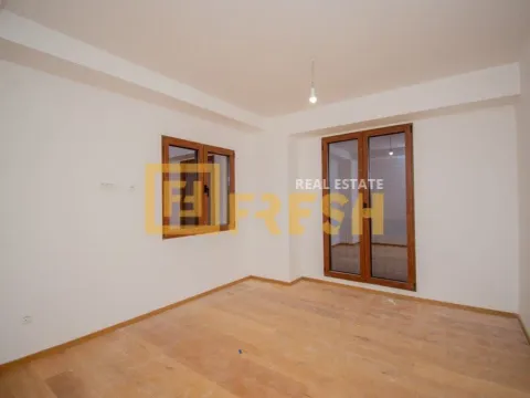 Izdavanje, četvorosoban stan, 150m², Centar, Podgorica - image 27
