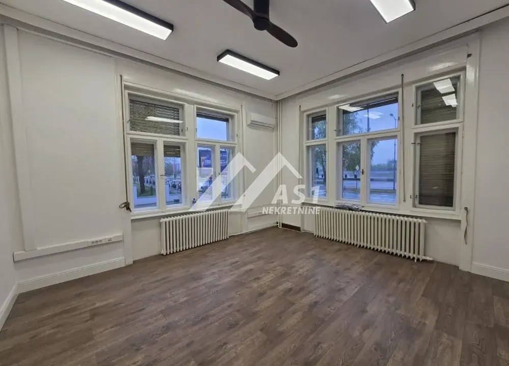 Izdavanje, poslovni prostor, 72m², Kej, Novi Sad Sve Podlokacije