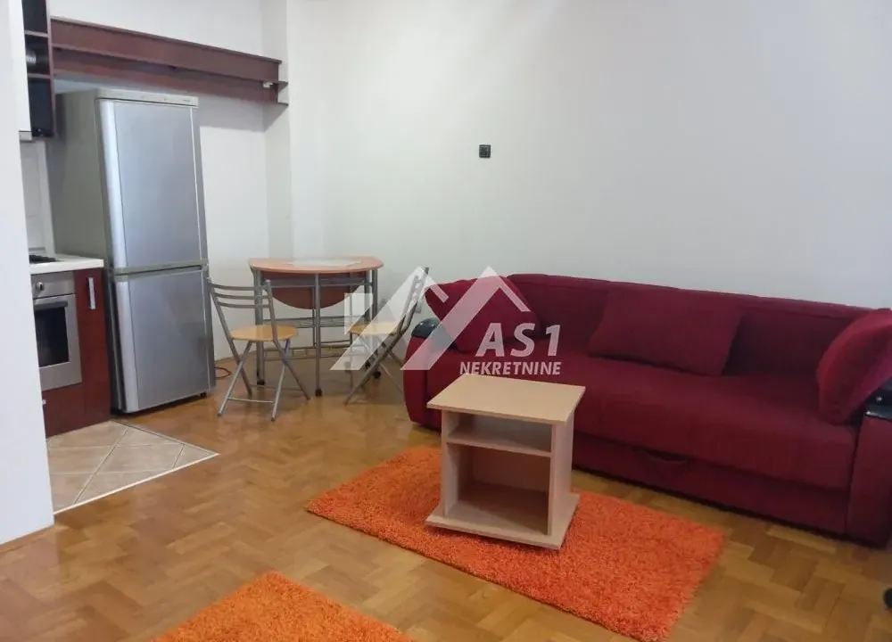 Izdavanje, jednosoban stan, 36m², Centar, Novi Sad