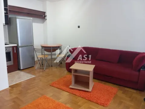 Izdavanje, jednosoban stan, 36m², Centar, Novi Sad