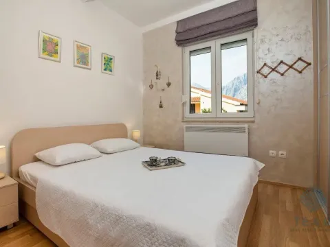 Izdavanje, dvosoban stan, 47m², Sveti Stasije, Kotor - image 11