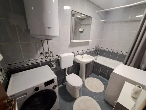 Izdavanje, jednosoban stan, 47m², Vezirov Most, Podgorica - image 14