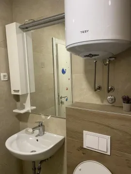 Izdavanje, jednosoban stan, 50m², Dalmatinska ulica, Podgorica - image 13