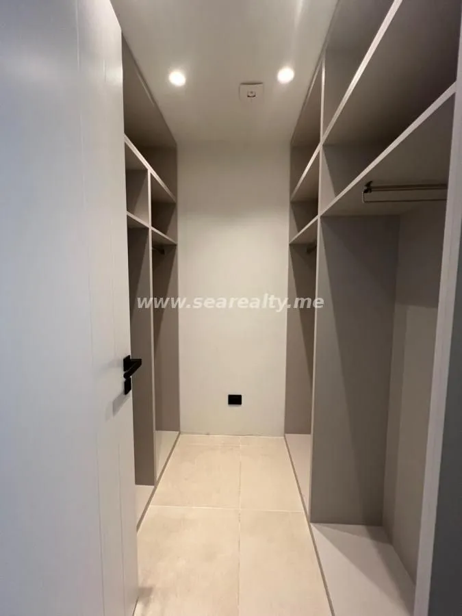 Prodaja, kuća, 273m², Tivat, Crna Gora