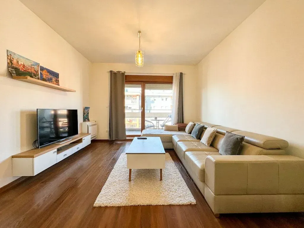 Izdavanje, dvosoban stan, 68m², Master Kvart, Podgorica