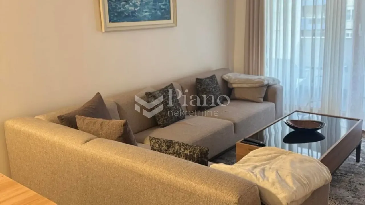 Izdavanje, dvosoban stan, 72m², City Kvart, Podgorica