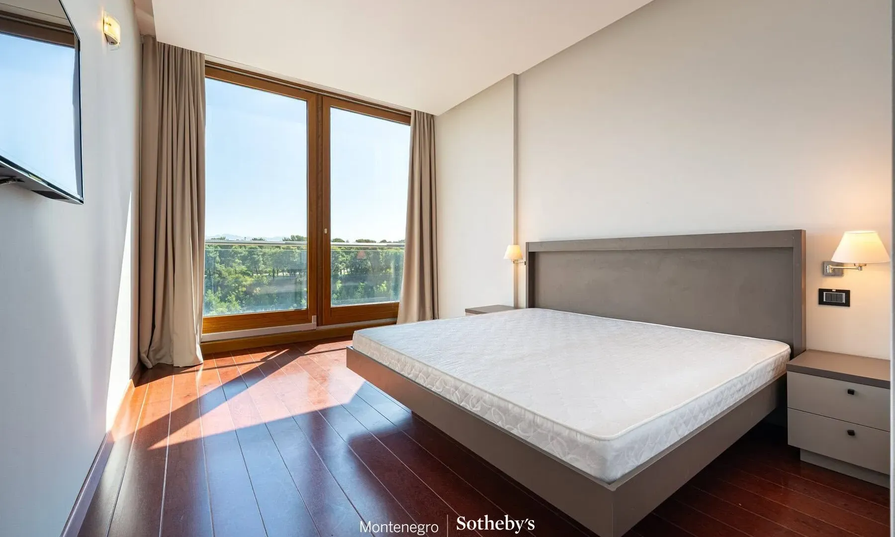 Prodaja, trosoban stan, 203m², Kod Capital Plaze, Podgorica
