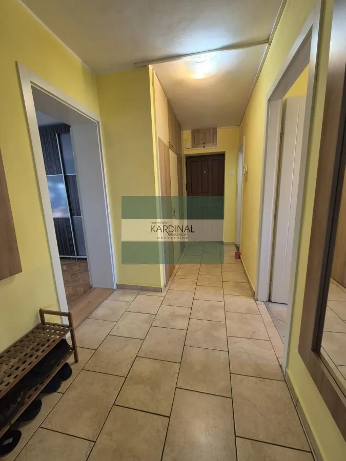 Prodaja, trosoban stan, 73m², Centar, Jagodina