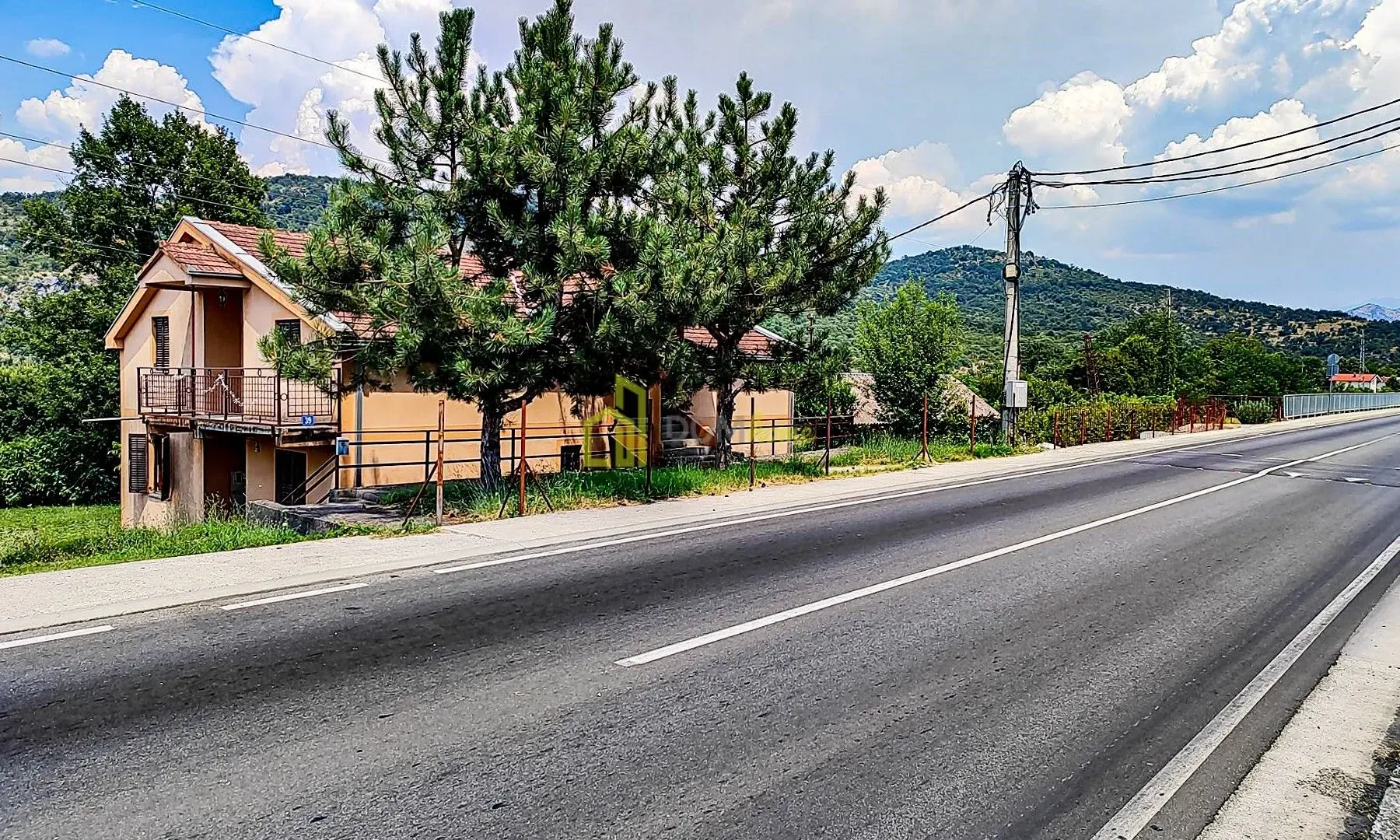 Prodaja, kuća, 260m², Velje Brdo, Podgorica
