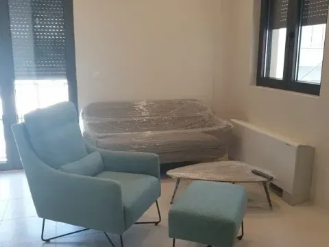 Izdavanje, stan, 40m², Tivat, Crna Gora - image 1