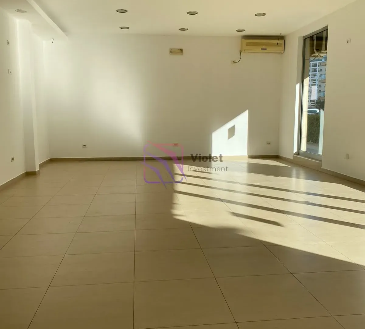 Izdavanje, poslovni prostor, 145m², City Kvart, Podgorica