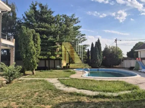 Prodaja, kuća, 248m², Surčin, Beograd - image 10