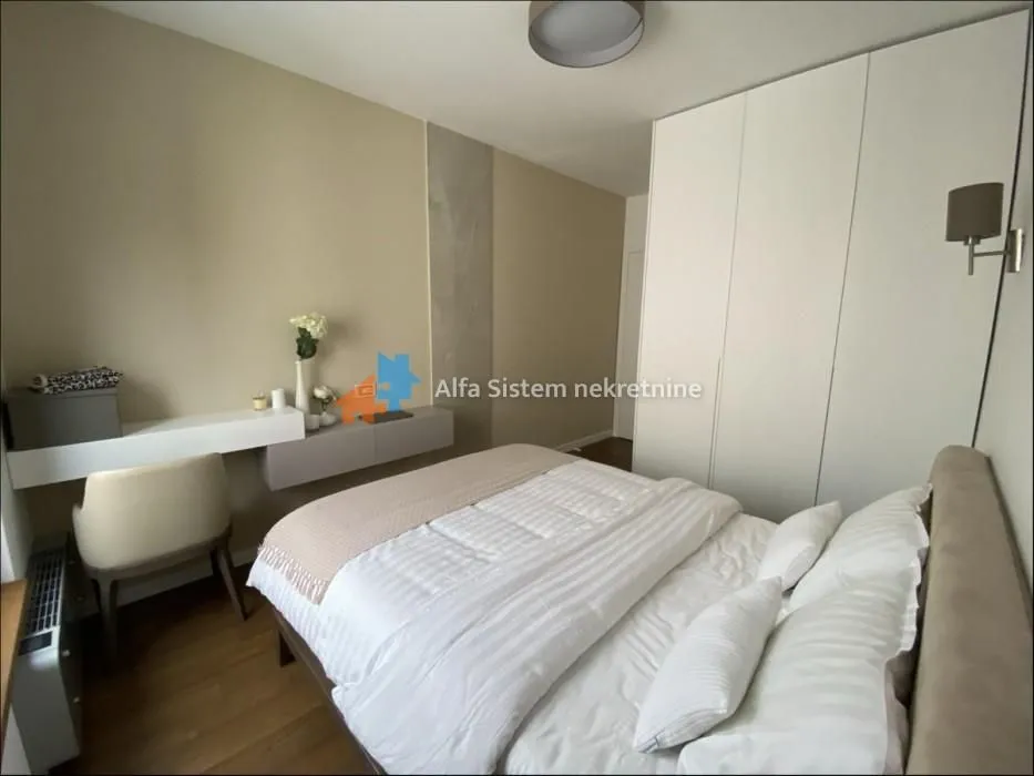 Izdavanje, dvosoban stan, 43m², Vračar Centar, Vračar Sve Podlokacije