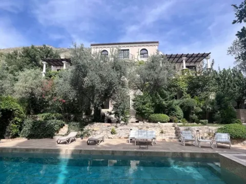 Sale, house, 550m², Reževići, Budva