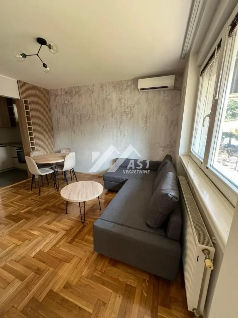 Izdavanje, jednosoban stan, 42m², Bulevar Oslobodjenja, Novi Sad Sve Podlokacije