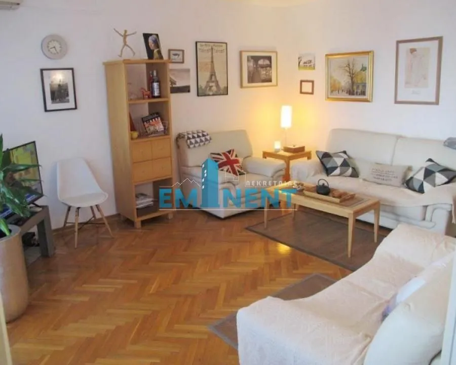 Izdavanje, trosoban stan, 90m², Savski Venac, Beograd