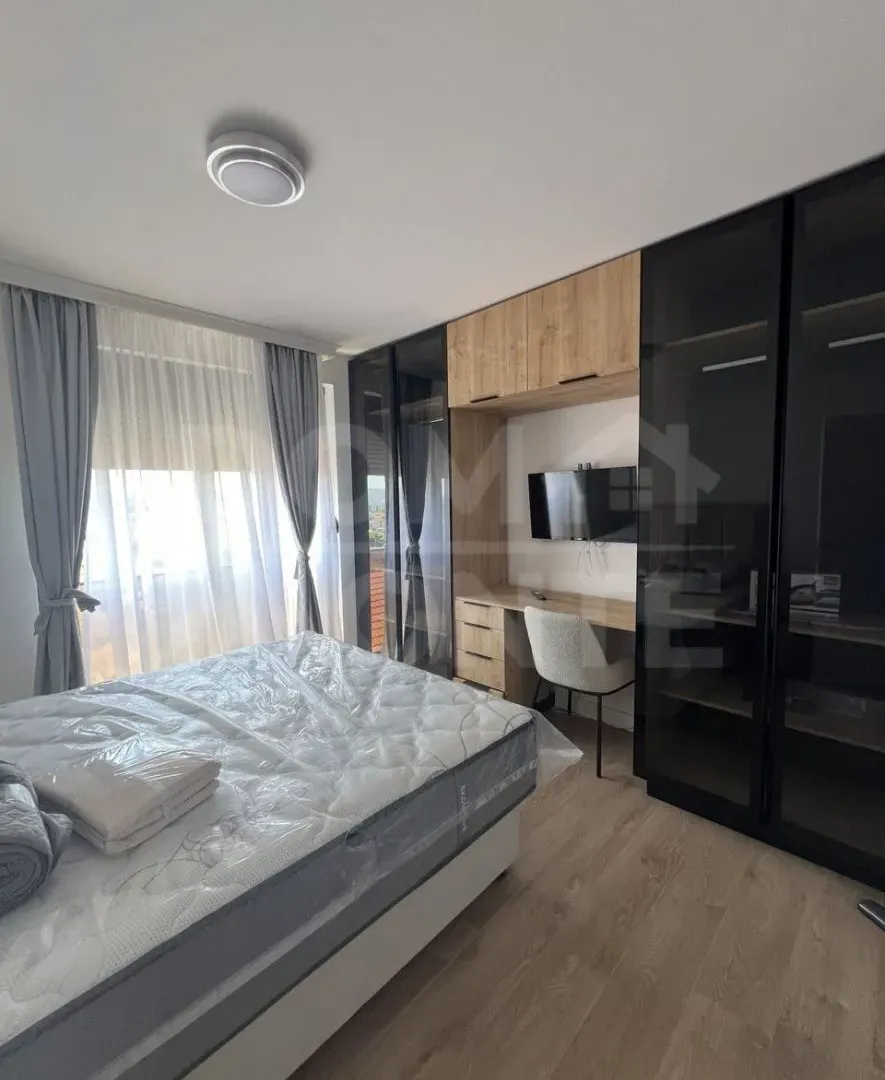 Izdavanje, jednosoban stan, 42m², Tivat, Crna Gora