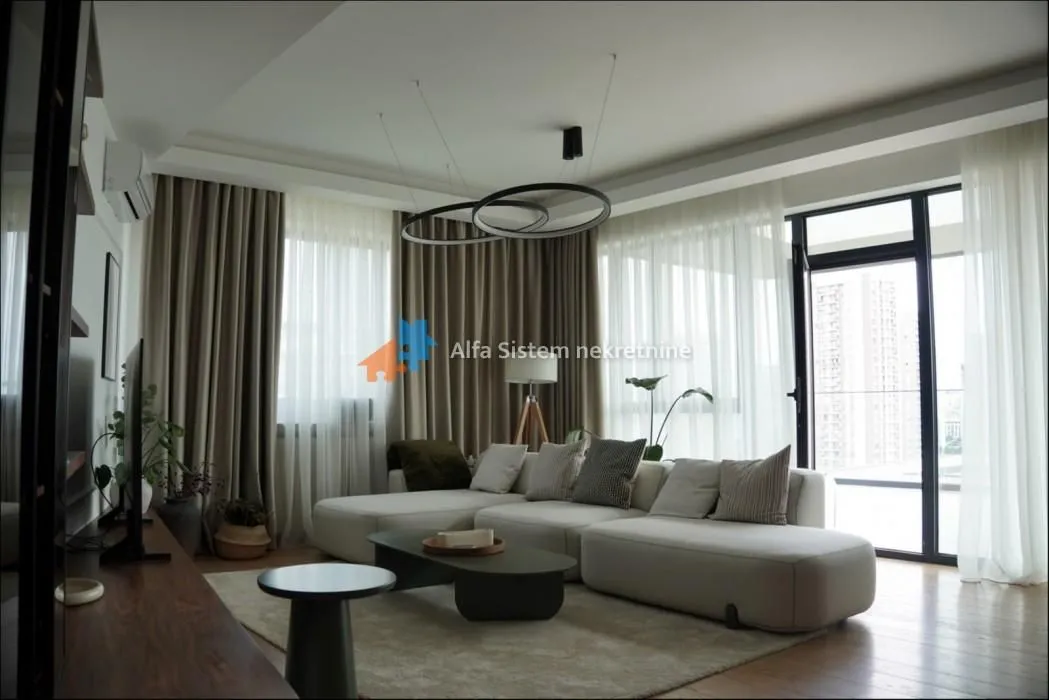 Izdavanje, stan, 200m², Savski Venac, Beograd