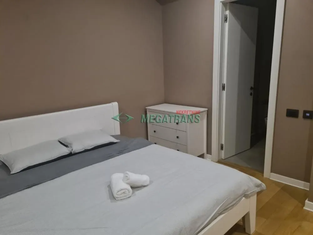 Izdavanje, trosoban stan, 85m², Novi Beograd Sve Podlokacije, Beograd