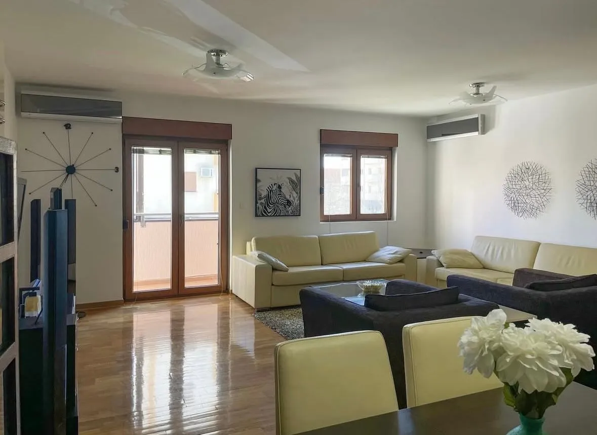 Prodaja, trosoban stan, 103m², Stari Aerodrom, Podgorica