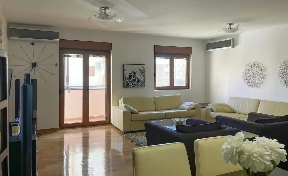Prodaja, trosoban stan, 103m², Stari Aerodrom, Podgorica