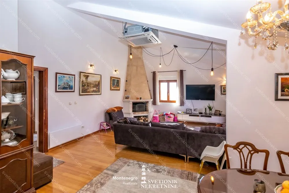 Prodaja, četvorosoban stan, 137m², Topla, Herceg Novi
