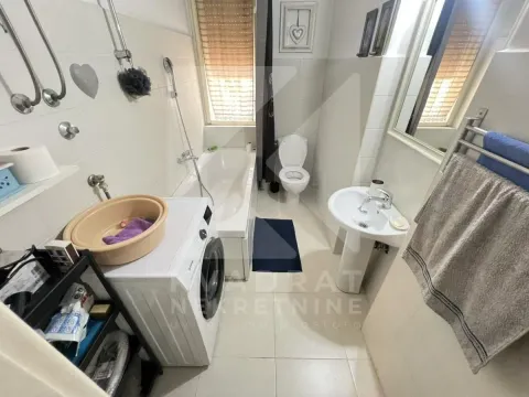 Izdavanje, jednosoban stan, 76m², Centar, Podgorica - image 7