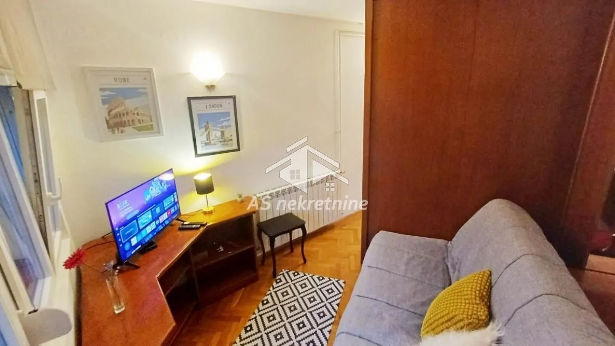 Rent, one bedroom apartment, 30m², Stari Grad, Beograd
