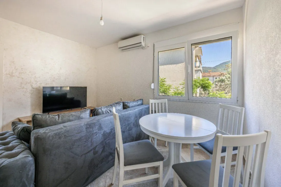 Prodaja, dvosoban stan, 70m², Kalimanj, Tivat