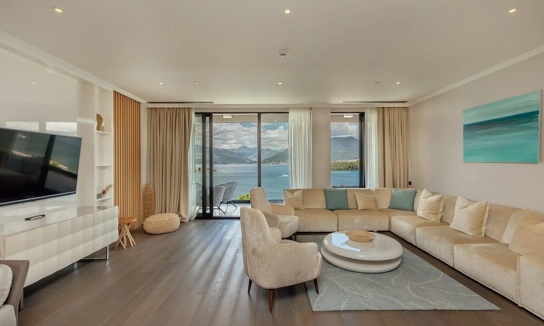 Prodaja, dvosoban stan, 190m², Kotor, Crna Gora