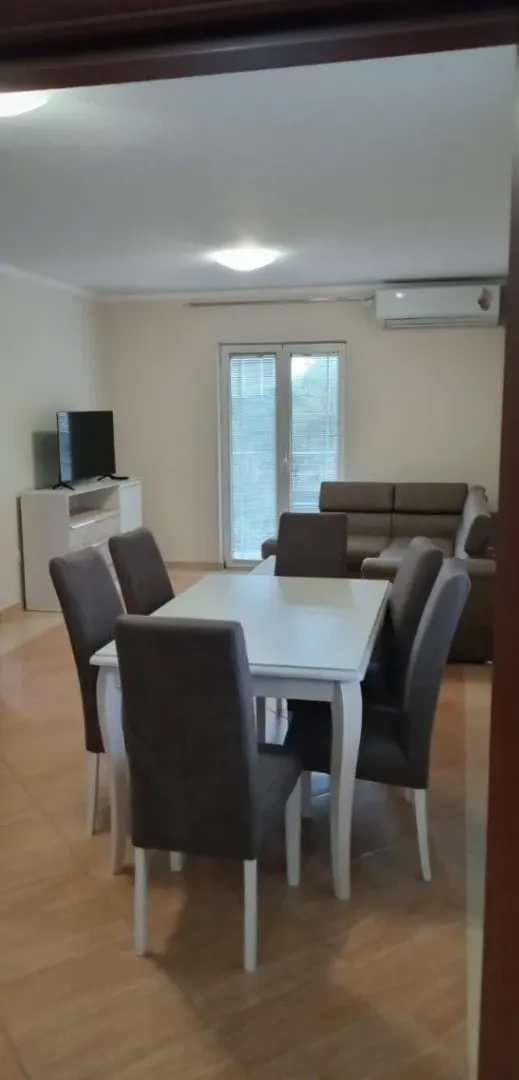 Rent, two bedroom apartment, 80m², Đuraševići, Tivat