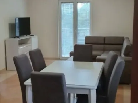 Izdavanje, dvosoban stan, 80m², Đuraševići, Tivat - image 4