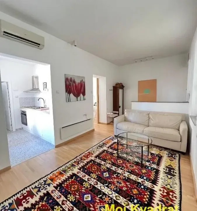 Rent, two bedroom apartment, 45m², Stari Grad, Beograd