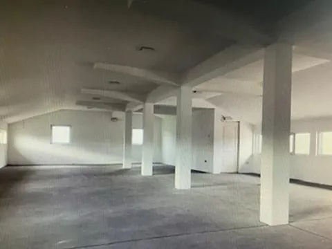 Izdavanje, poslovni prostor, 900m², Altina, Beograd - image 7