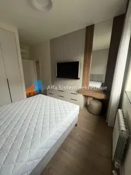 Rent, three bedroom apartment, 79m², Savski Venac, Beograd - image 5