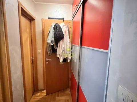 Prodaja, dvosoban stan, 70m², Stari Aerodrom, Podgorica - image 10