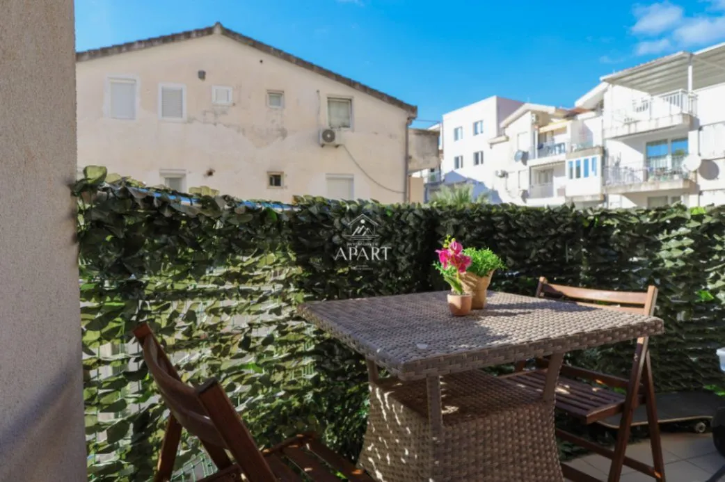 Prodaja, jednosoban stan, 40m², Maini, Budva