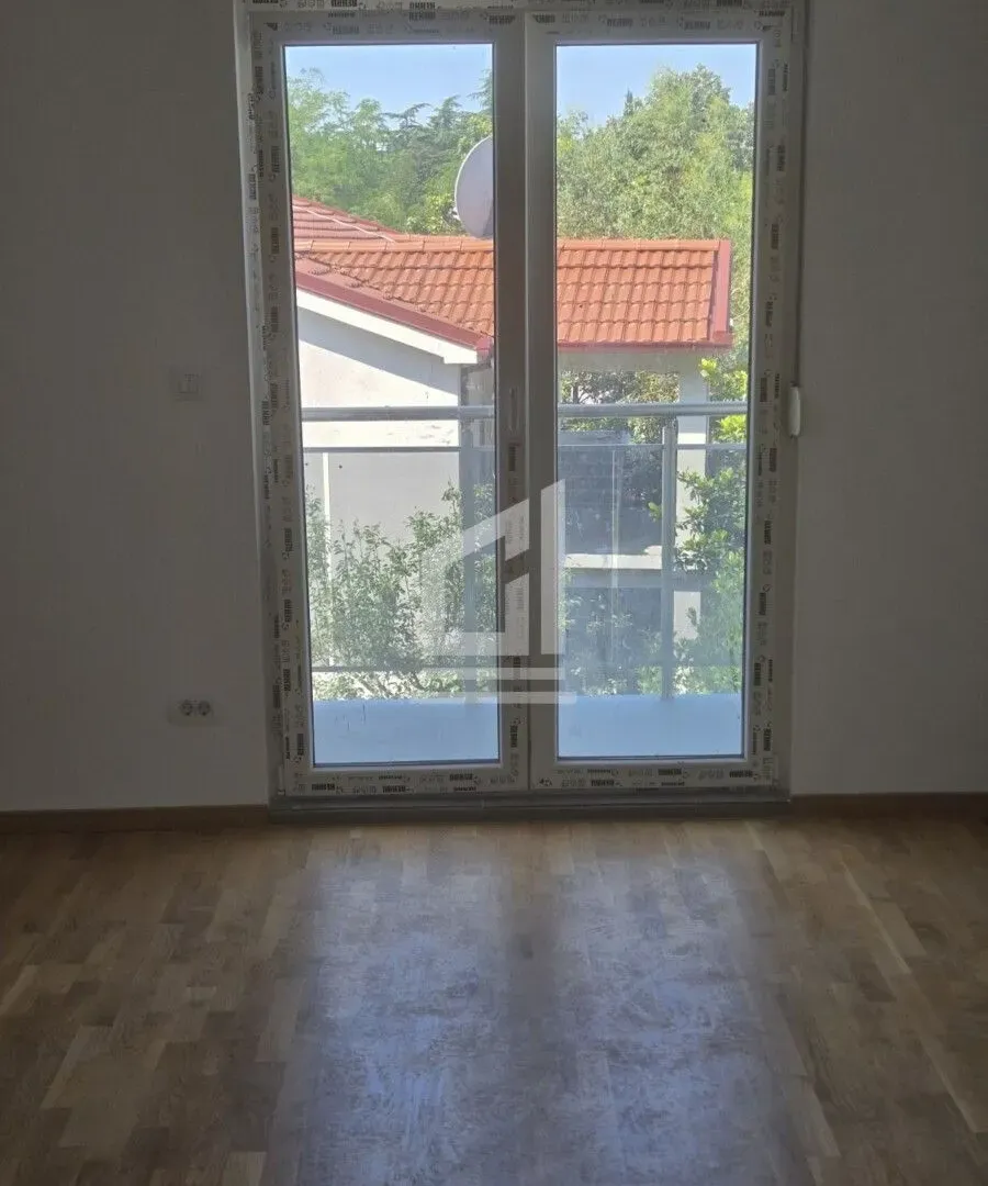 Izdavanje, jednosoban stan, 40m², Zagorič, Podgorica