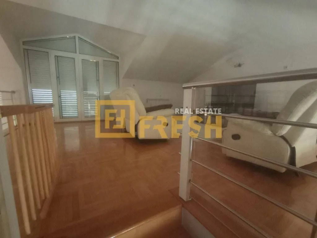 Prodaja, kuća, 423m², Donja Gorica, Podgorica