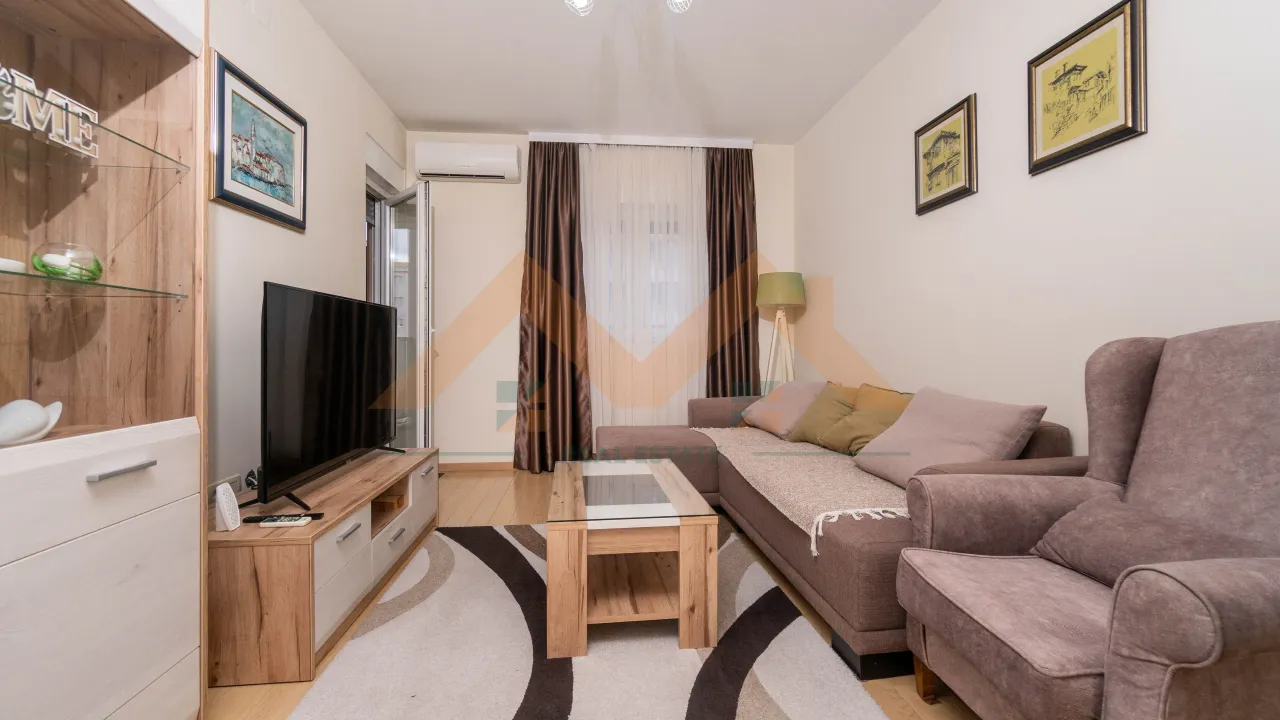 Izdavanje, jednosoban stan, 45m², City Kvart, Podgorica