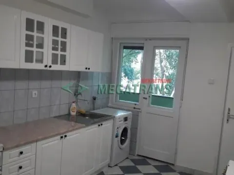 Izdavanje, trosoban stan, 100m², Centar, Novi Sad - image 10