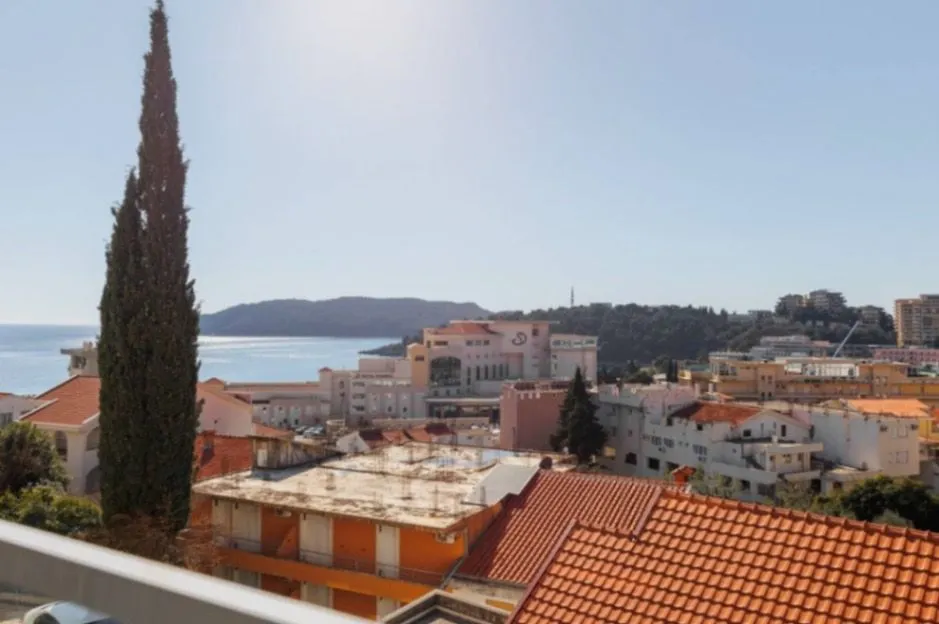 Sale, one bedroom apartment, 50m², Bečići, Budva