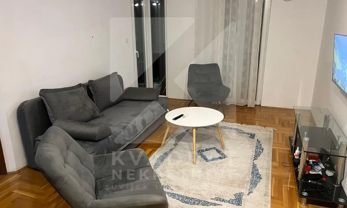 Izdavanje, jednosoban stan, 43m², 1 maj, Podgorica
