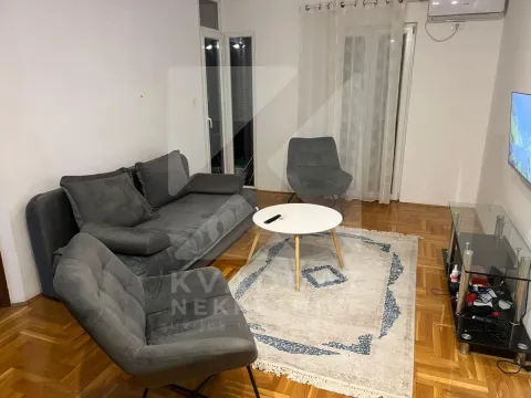 Izdavanje, jednosoban stan, 43m², 1 maj, Podgorica - image 1