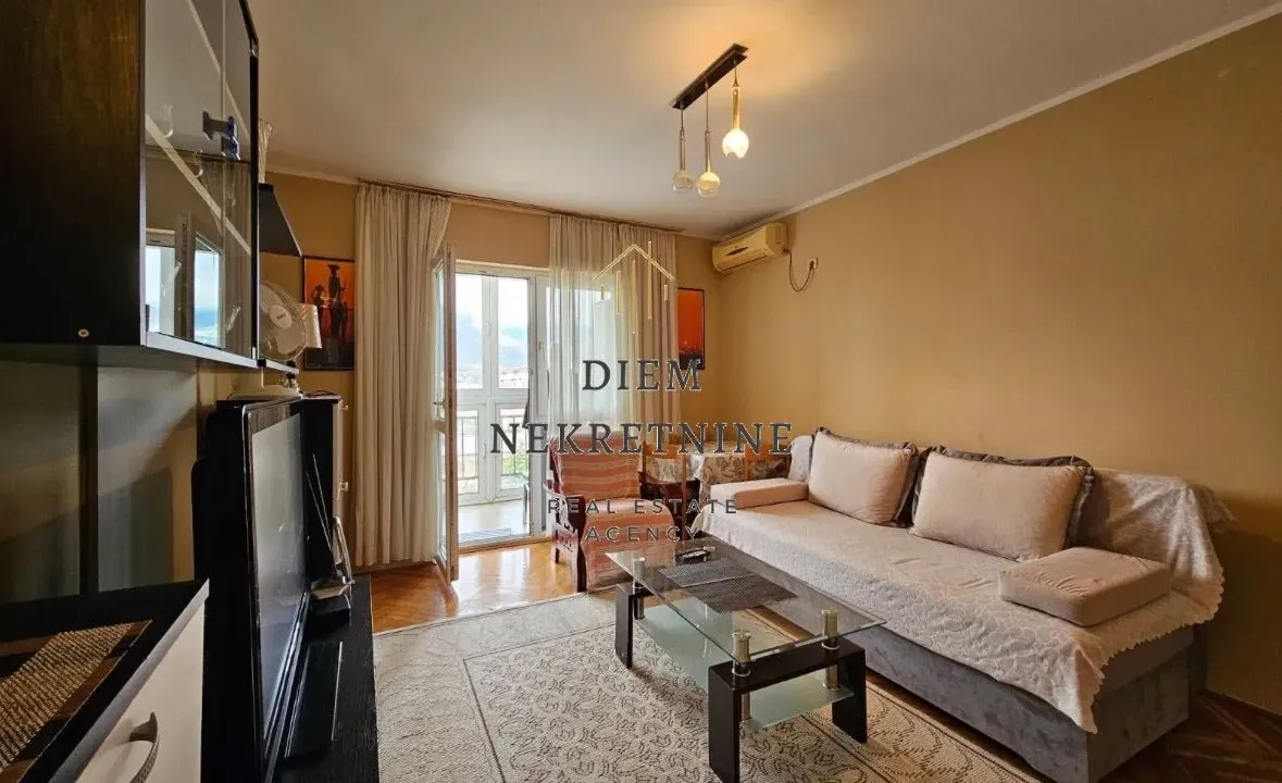 Rent, studio apartment, 35m², Centar, Bar