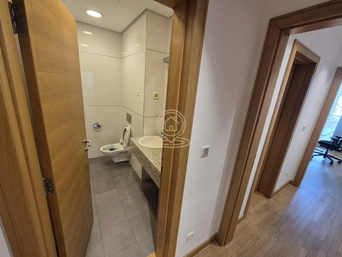 Izdavanje, poslovni prostor, 105m², Stari Grad, Beograd