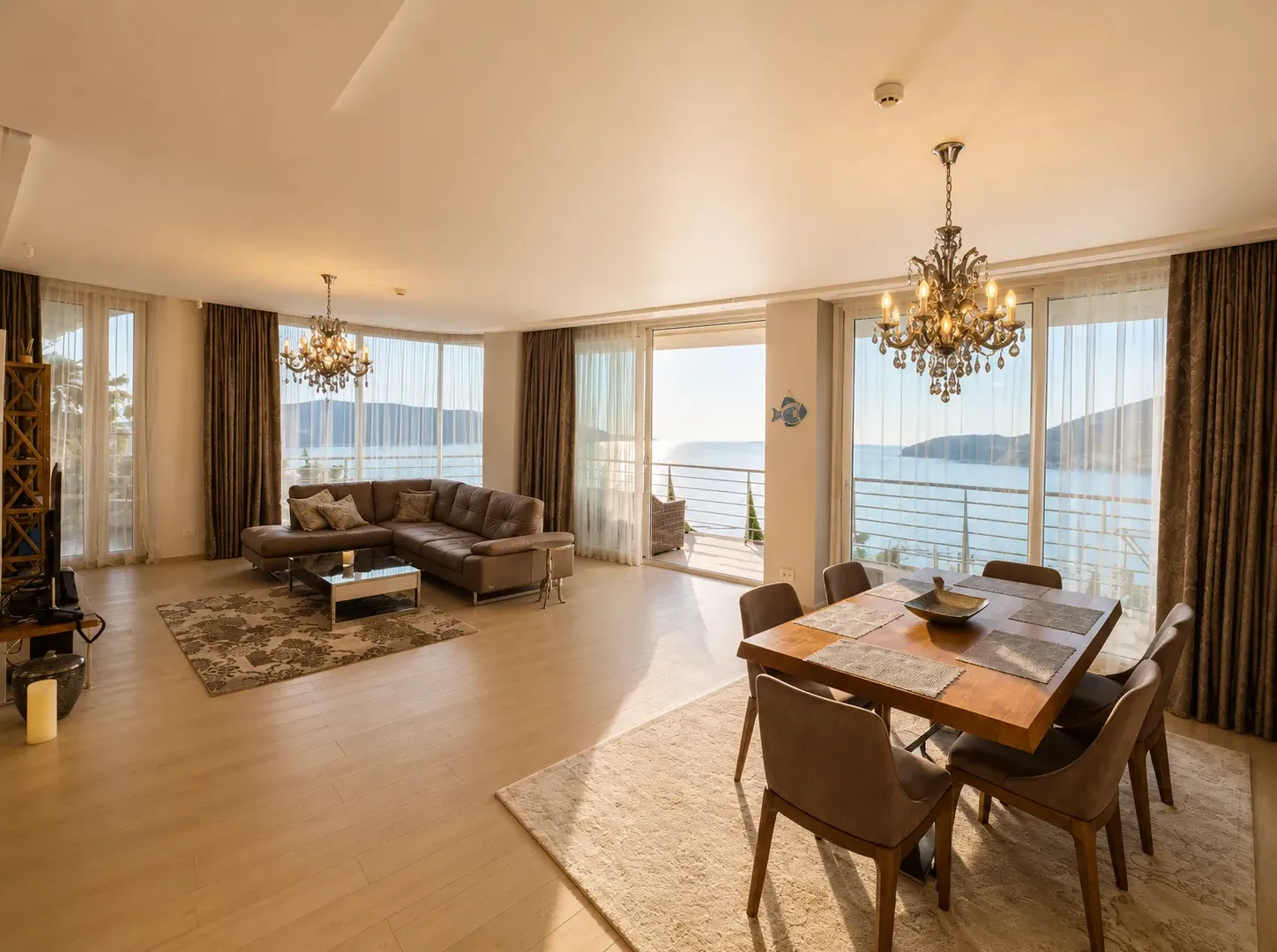 Izdavanje, dvosoban stan, 180m², Dukley Gardens, Budva