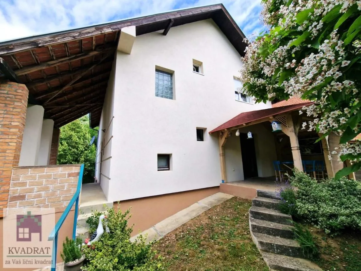 Prodaja, kuća, 219m², Centar, Ub